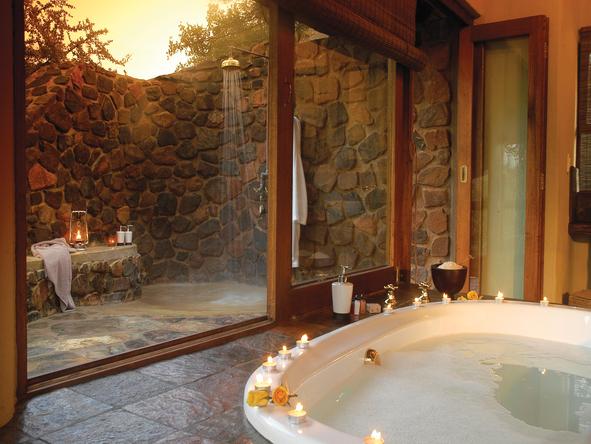 Tuningi Safari Lodge -Bathroom 